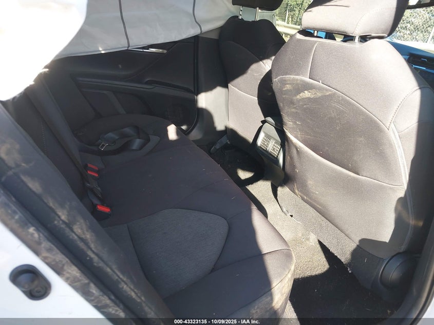 2018 Toyota Camry L/Le/Xle/Se/Xse VIN: 4T1B11HKXJU542133 Lot: 43323135