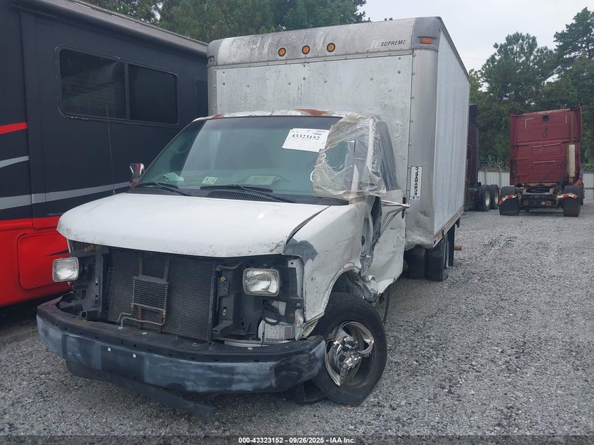 1GBHG31U941201336 2004 CHEVROLET EXPRESS photo no. 2