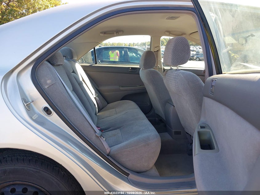 2002 Toyota Camry Le VIN: 4T1BE32K12U051024 Lot: 43323194