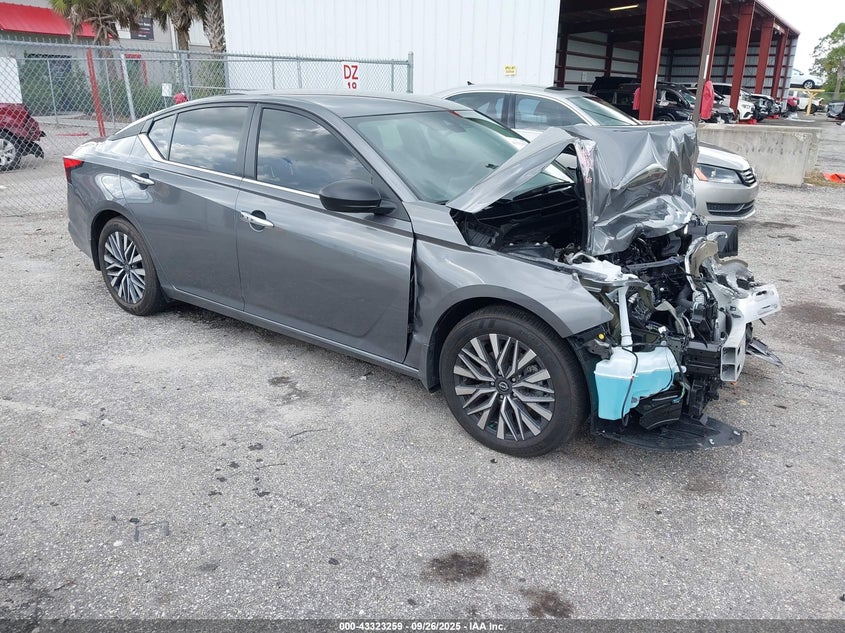 NISSAN ALTIMA SV FWD