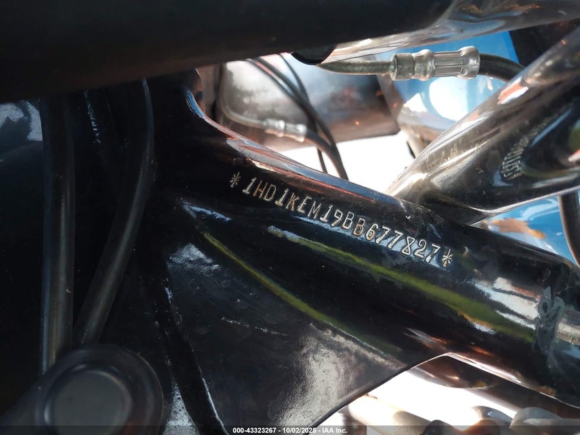 2011 HARLEY-DAVIDSON FLHTK - 1HD1KEM19BB677827