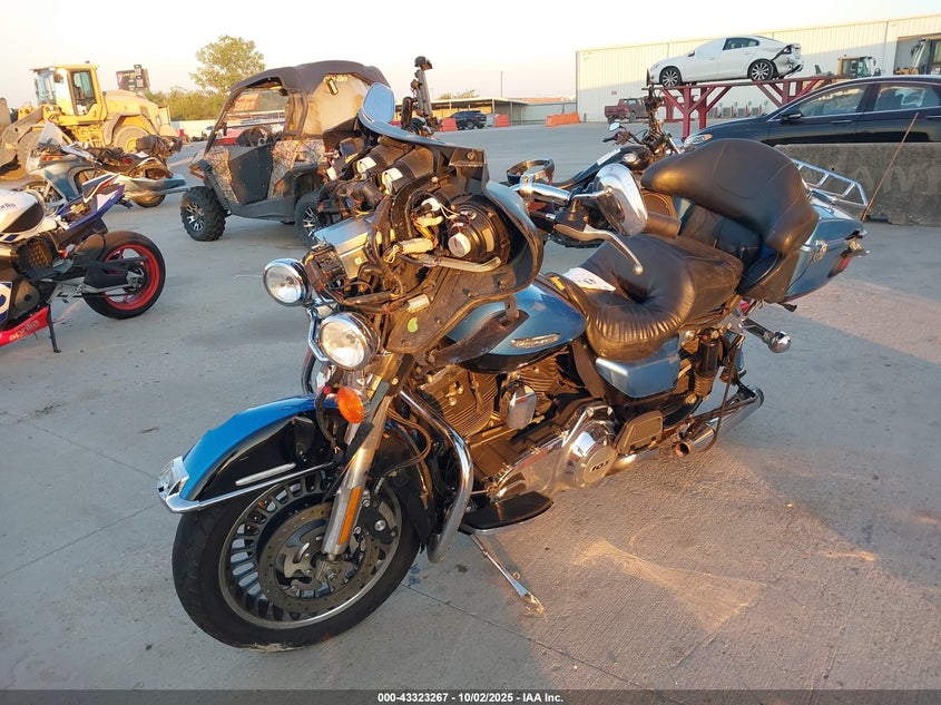 2011 HARLEY-DAVIDSON FLHTK - 1HD1KEM19BB677827