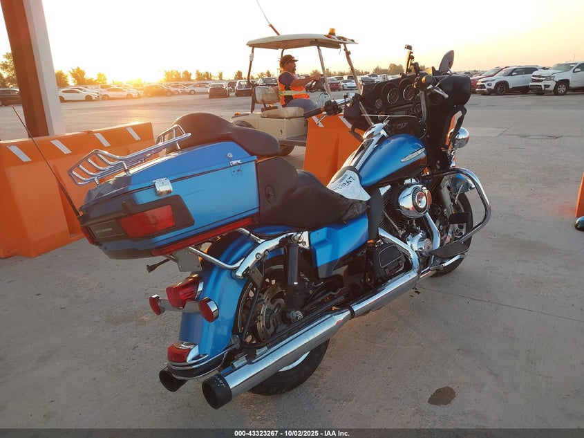 2011 HARLEY-DAVIDSON FLHTK - 1HD1KEM19BB677827