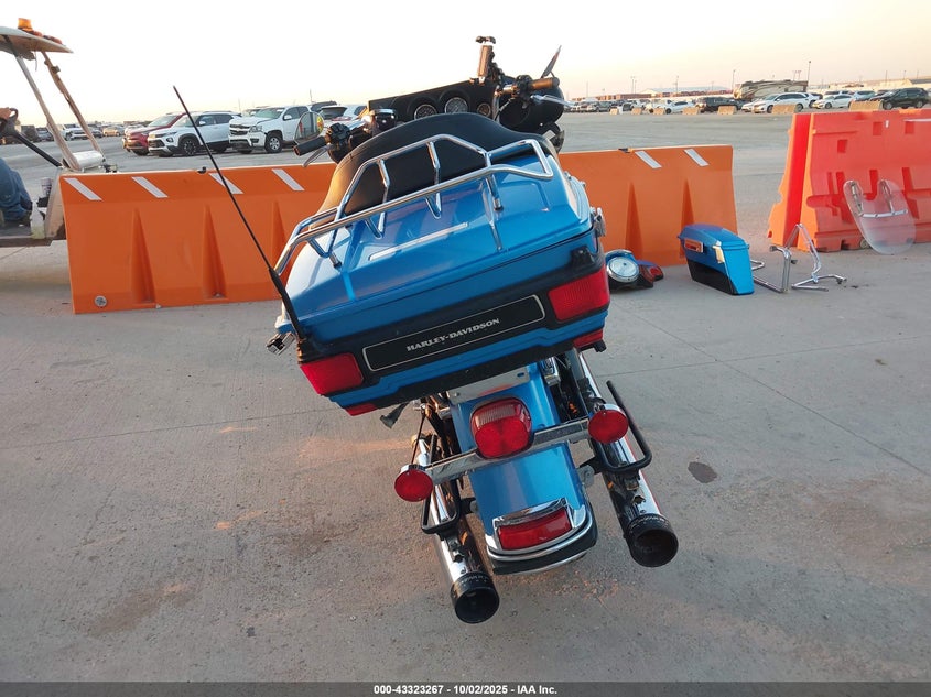 2011 HARLEY-DAVIDSON FLHTK - 1HD1KEM19BB677827