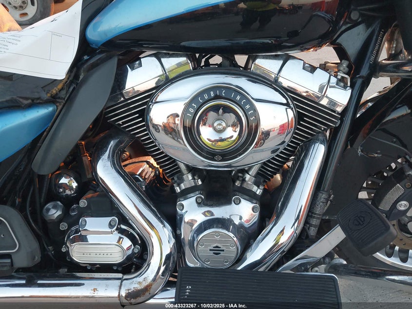 2011 HARLEY-DAVIDSON FLHTK - 1HD1KEM19BB677827