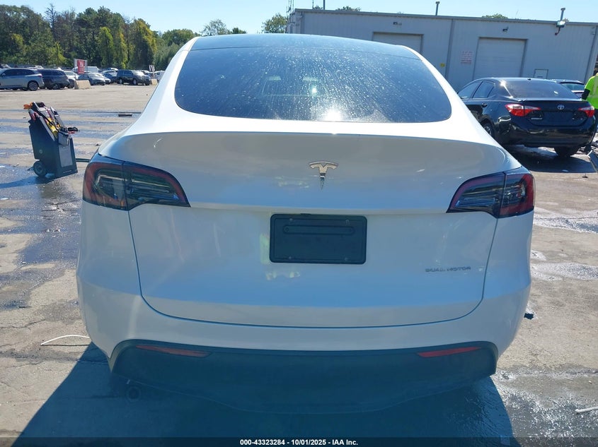 2023 Tesla Model Y Awd/Long Range Dual Motor All-Wheel Drive VIN: 7SAYGDEE6PF811889 Lot: 43323284