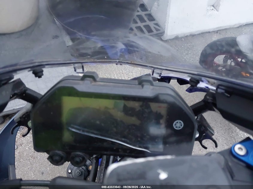 2024 Yamaha Yzfr3 A VIN: MH3RH18Y9RK015065 Lot: 43323543