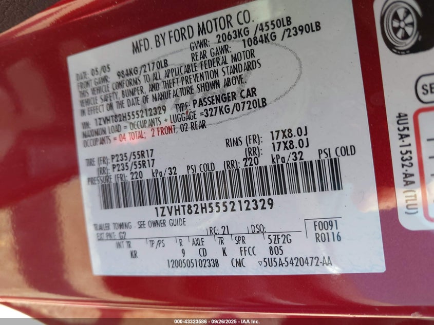 2005 Ford Mustang Gt Deluxe/Gt Premium VIN: 1ZVHT82H555212329 Lot: 43323586