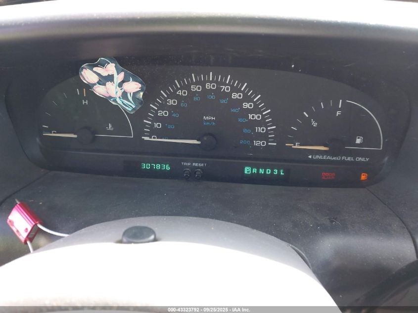 2000 Dodge Caravan VIN: 2B4GP25R0YR663631 Lot: 43323792