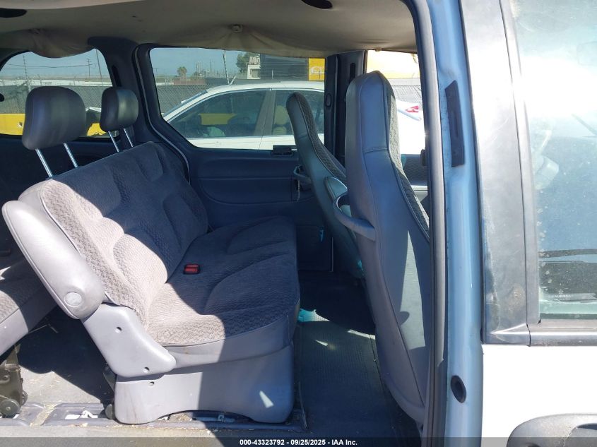 2000 Dodge Caravan VIN: 2B4GP25R0YR663631 Lot: 43323792