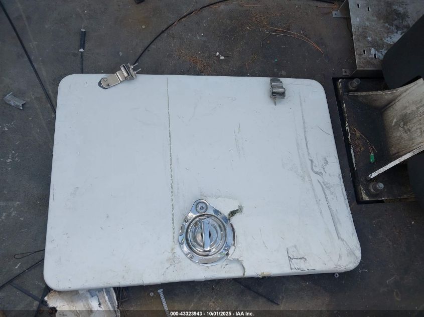 2016 Ford F-450 Chassis Xl VIN: 1FDUF4GY5GEC07902 Lot: 43323943