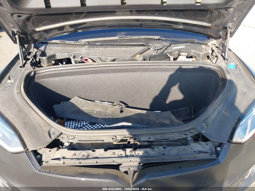 2017 Tesla Model X 100D/75D/90D VIN: 5YJXCBE21HF067442 Lot: 43323982