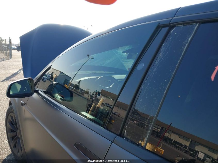 2017 Tesla Model X 100D/75D/90D VIN: 5YJXCBE21HF067442 Lot: 43323982