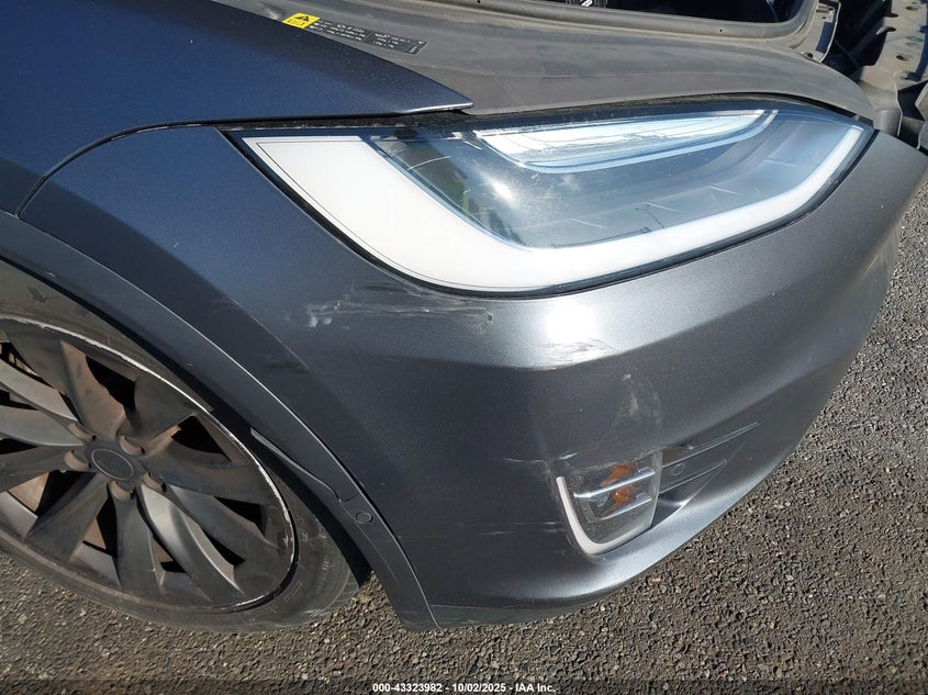 2017 Tesla Model X 100D/75D/90D VIN: 5YJXCBE21HF067442 Lot: 43323982