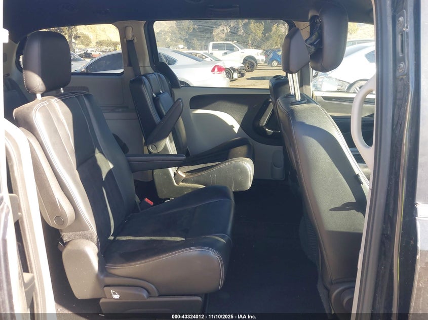 2017 Dodge Grand Caravan Sxt VIN: 2C4RDGCGXHR857165 Lot: 43324012