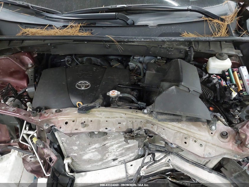 2019 Toyota Highlander Limited Platinum VIN: 5TDDZRFH5KS964702 Lot: 43324069