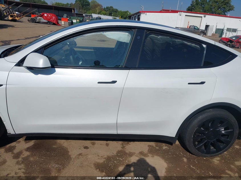 2023 Tesla Model Y Awd/Long Range Dual Motor All-Wheel Drive VIN: 7SAYGDEE4PA070722 Lot: 43324153