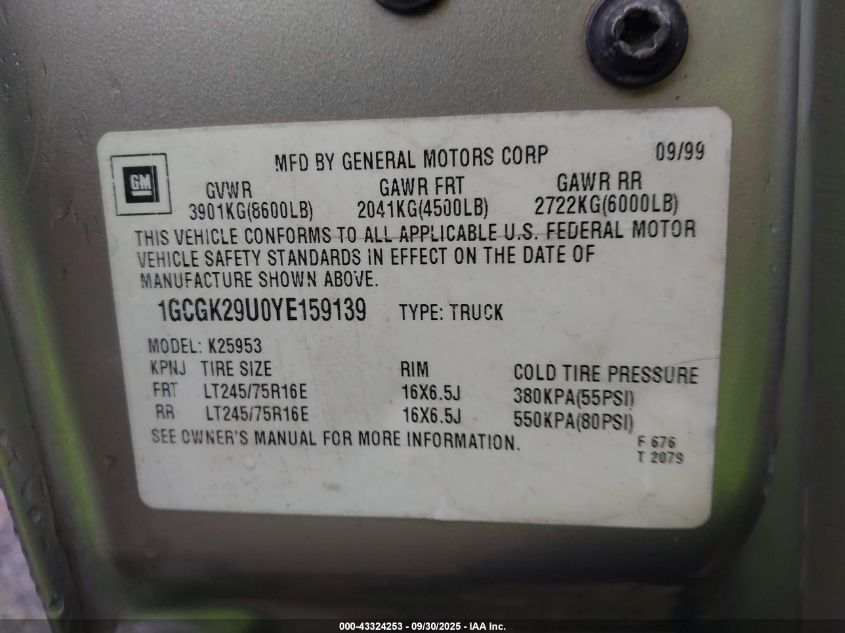 2000 Chevrolet Silverado Ls VIN: 1GCGK29U0YE159139 Lot: 43324253