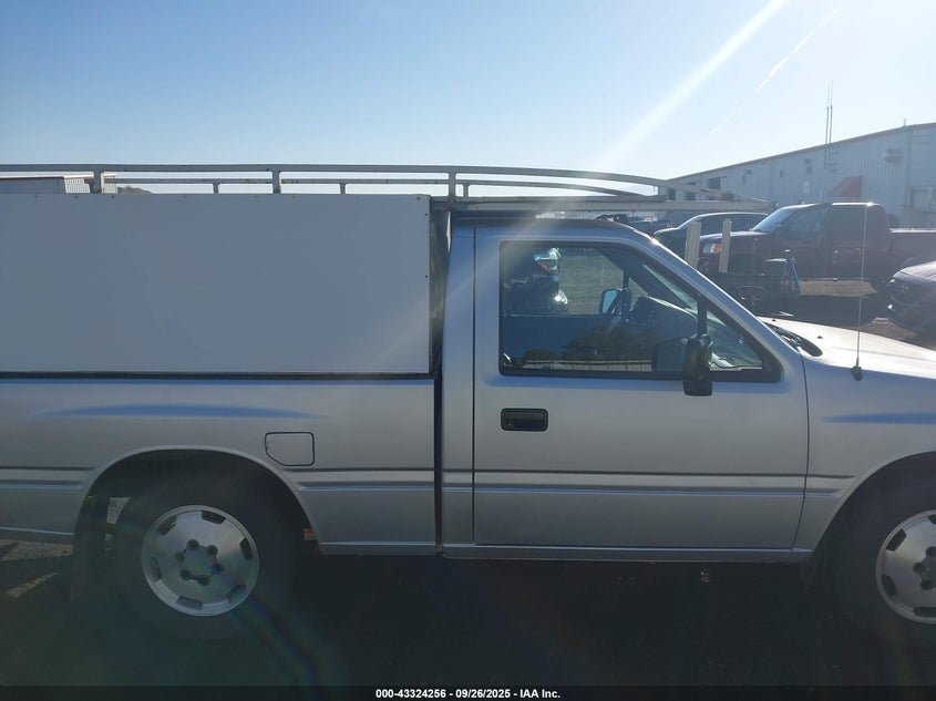 1991 Isuzu Conventional Short Wheelbase VIN: 4S1CL11L3M4200638 Lot: 43324256