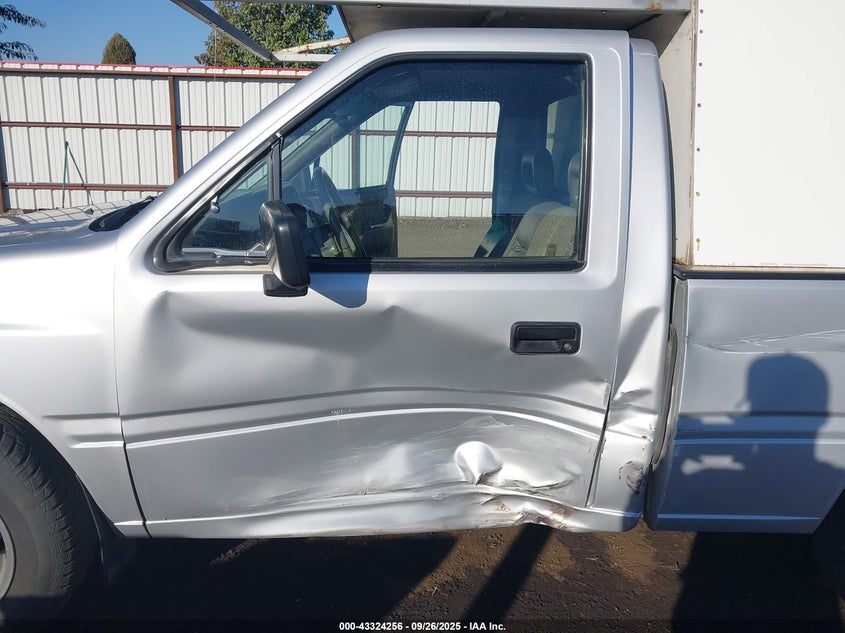 1991 Isuzu Conventional Short Wheelbase VIN: 4S1CL11L3M4200638 Lot: 43324256