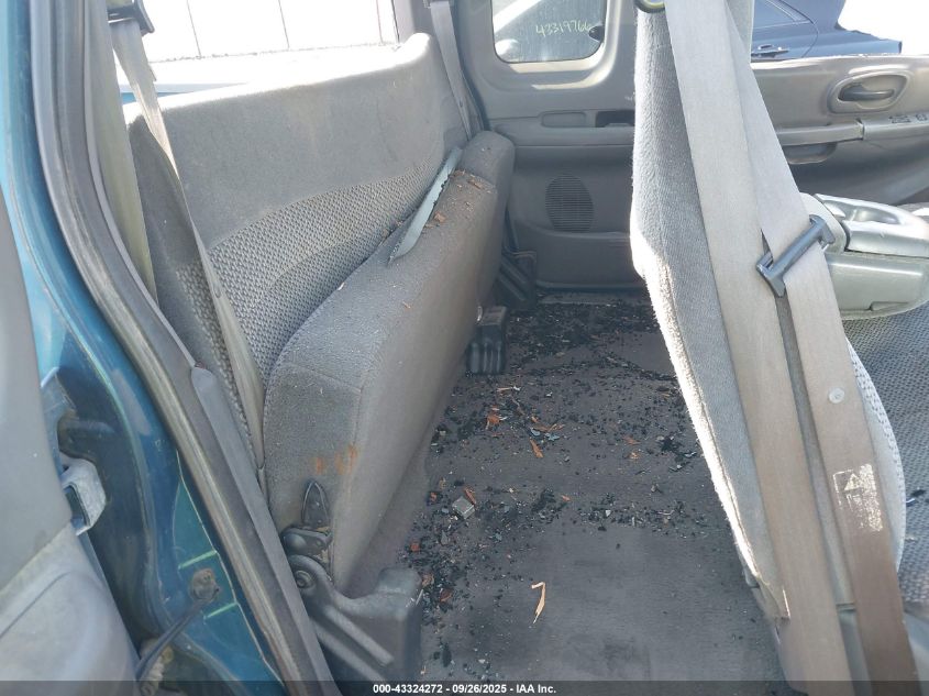 2000 Ford F-150 Lariat/Work Series/Xl/Xlt VIN: 1FTRX17W1YNA04916 Lot: 43324272