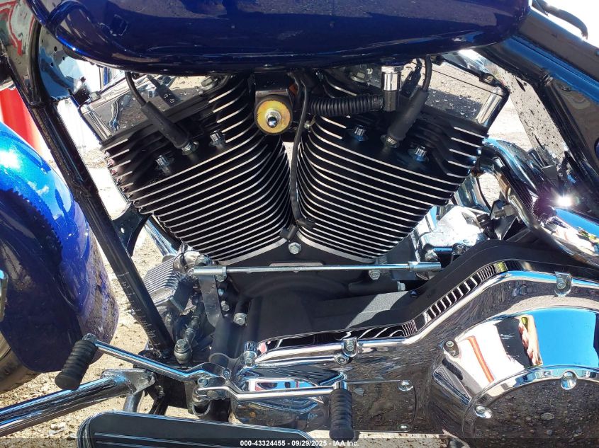 2006 Harley-Davidson Flhxi VIN: 1HD1KBW1X6Y604707 Lot: 43324455