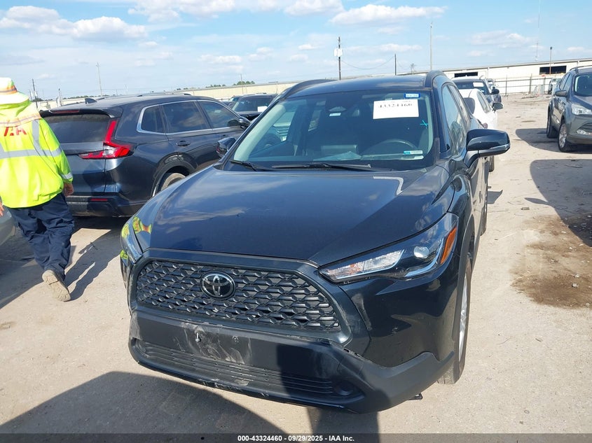 2024 Toyota Corolla Cross Le VIN: 7MUCAAAG9RV084721 Lot: 43324460