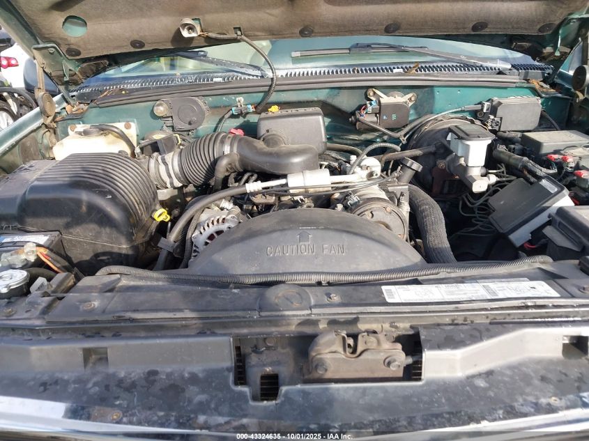 1996 Chevrolet Gmt-400 K1500 VIN: 2GCEK19R3T1130144 Lot: 43324635