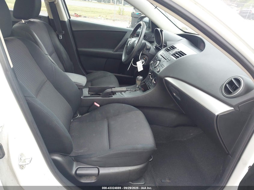 2013 MAZDA MAZDA3 I SPORT - JM1BL1U79D1844616