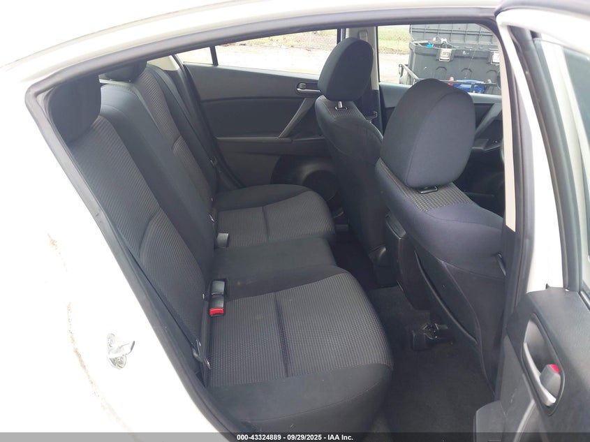 2013 MAZDA MAZDA3 I SPORT - JM1BL1U79D1844616