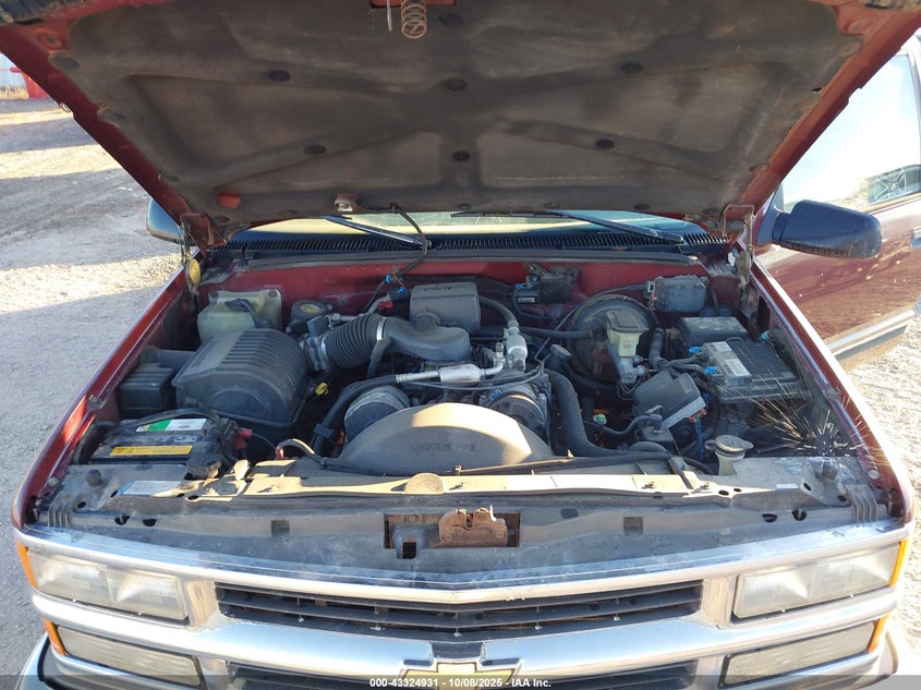 1998 Chevrolet Tahoe Ls VIN: 1GNEK13R4WJ310467 Lot: 43324931