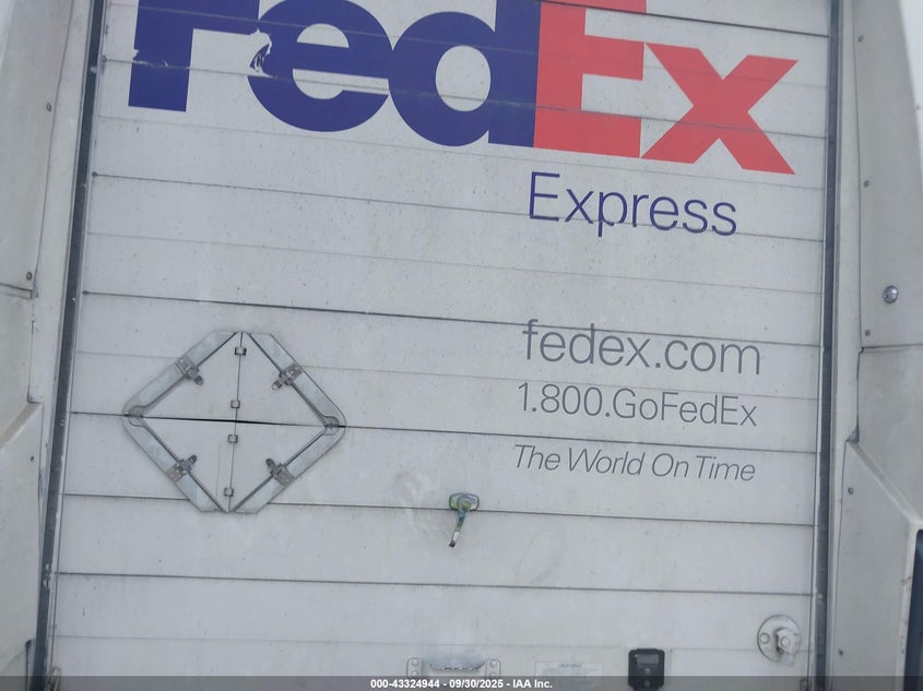 2012 Isuzu Commercial Van null van diesel JALB4T170C7W00506 photo #3