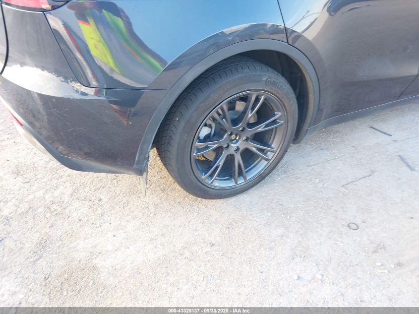 2024 Tesla Model Y Long Range Dual Motor All-Wheel Drive/Rwd VIN: 7SAYGDED2RF103634 Lot: 43325137