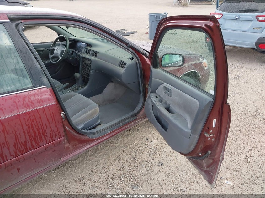 4T1BG22K51U813208 2001 TOYOTA CAMRY photo no. 5