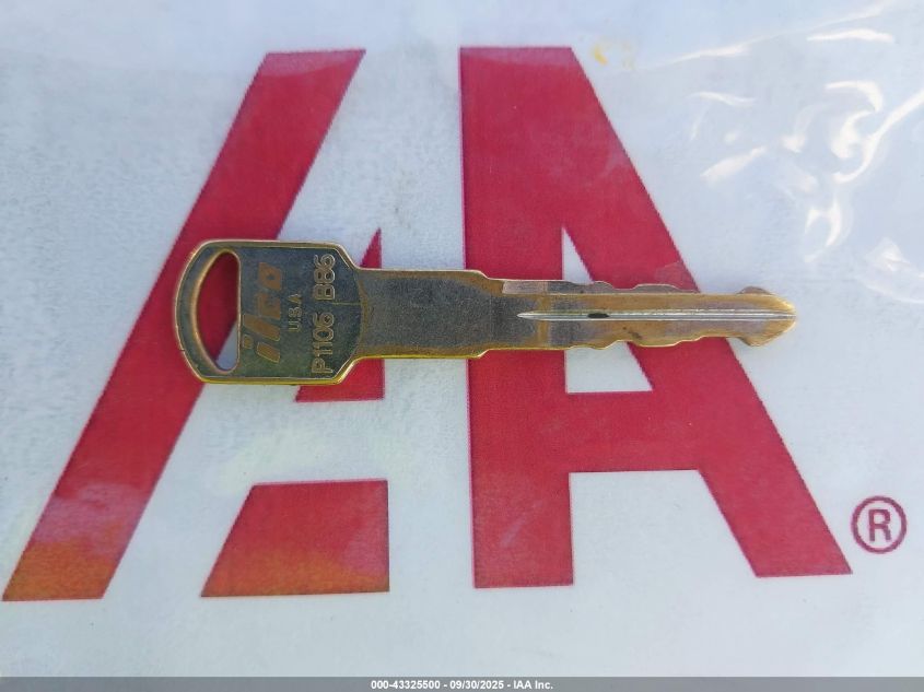 2000 GMC Sonoma Sls VIN: 1GTCS19W2Y8251748 Lot: 43325500