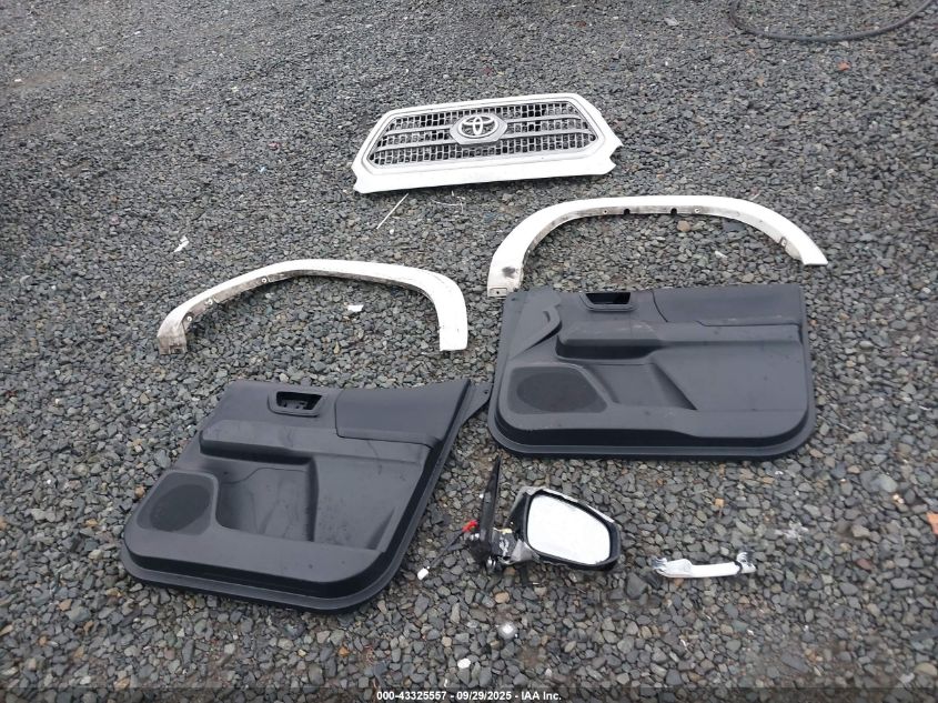 2017 Toyota Tacoma Trd Sport VIN: 3TMDZ5BN2HM012821 Lot: 43325557