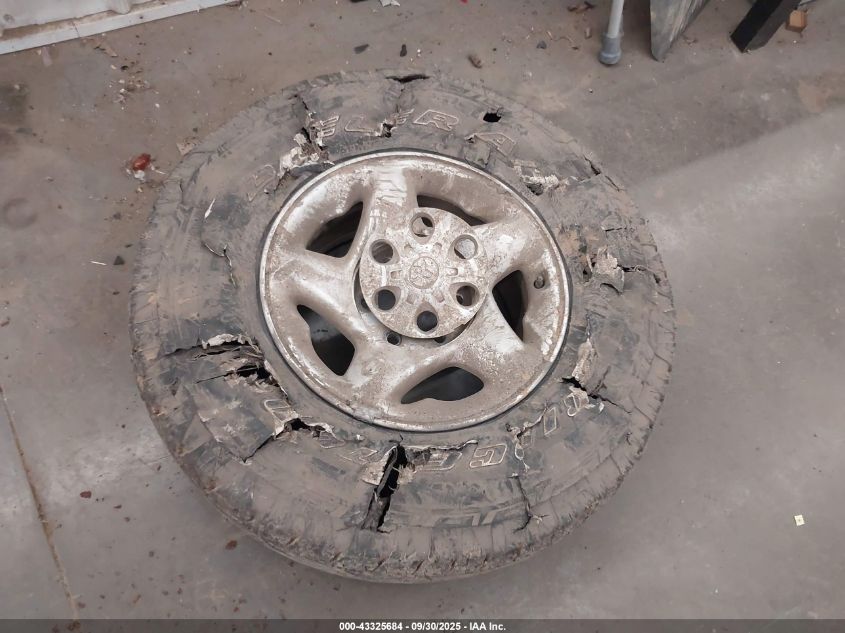 2000 Toyota Tundra Ltd V8 VIN: 5TBBT4810YS119026 Lot: 43325684