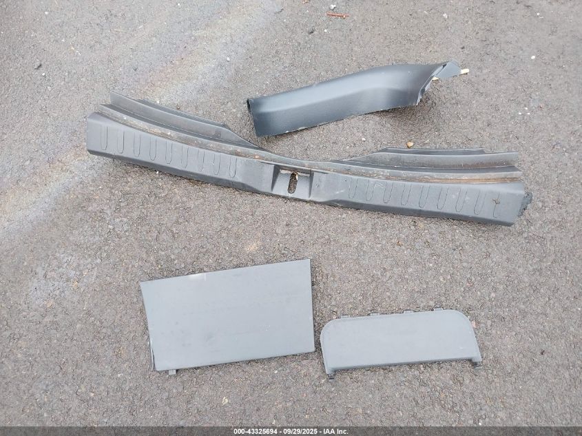 2021 Toyota Rav4 Hybrid Xle VIN: JTMRWRFV9MD100173 Lot: 43325694