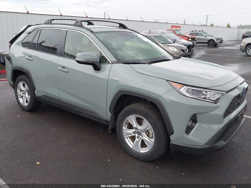 2021 TOYOTA RAV4 HYBRID XLE - JTMRWRFV9MD100173