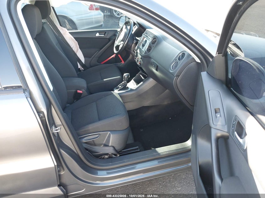 2014 VOLKSWAGEN TIGUAN S WVGAV3AX7EW618824