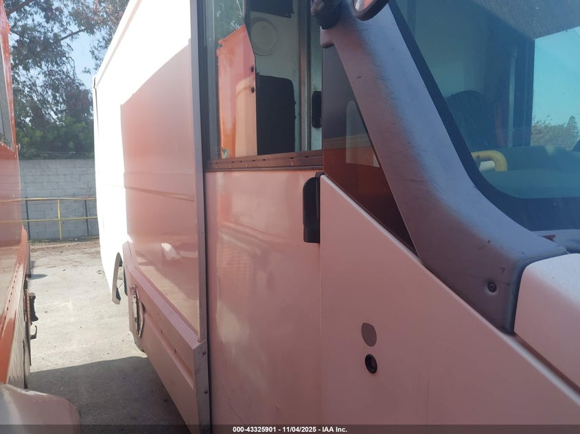 2014 Isuzu Commercial Van VIN: JALB4T172E7W00283 Lot: 43325901