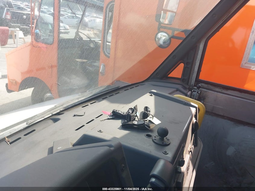 2014 Isuzu Commercial Van VIN: JALB4T172E7W00283 Lot: 43325901