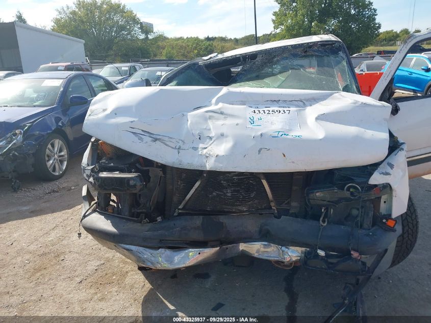 2000 Chevrolet Silverado 1500 Ls VIN: 2GCEC19T4Y1226915 Lot: 43325937