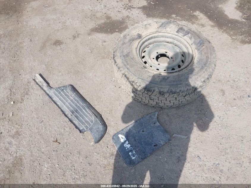 2000 Toyota Tacoma VIN: 5TEWM72N5YZ706635 Lot: 43325942