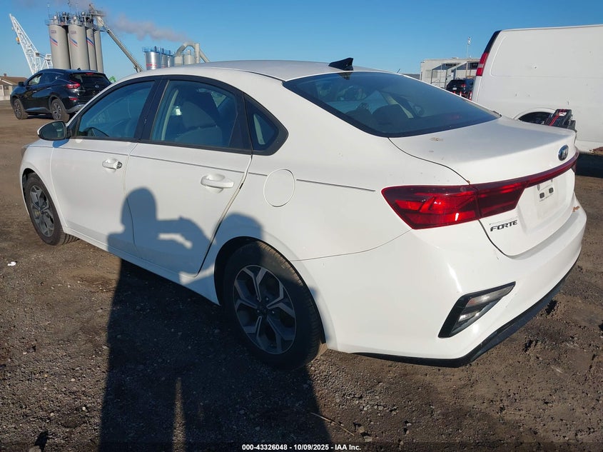 VIN 3KPF24AD5ME305312 2021 KIA FORTE LXS