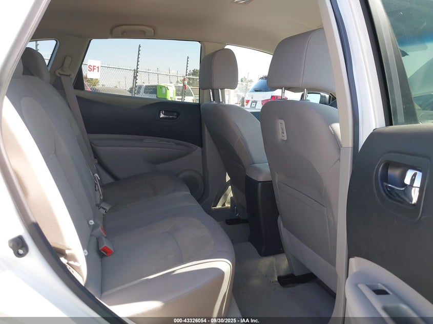 2015 NISSAN ROGUE SELECT S - JN8AS5MT4FW656891