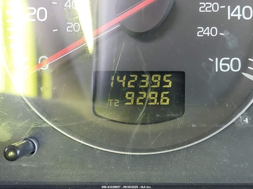 2004 Volvo V70 2.5T Awd VIN: YV1SJ59HX42379816 Lot: 43326057