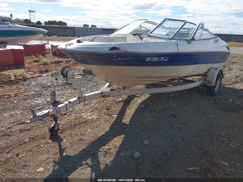 1994 BAYLINER CAPRI 1850LS auction photo 2