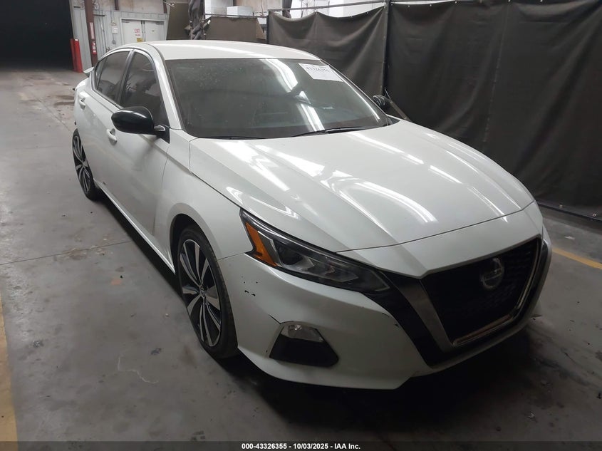 NISSAN ALTIMA SR FWD