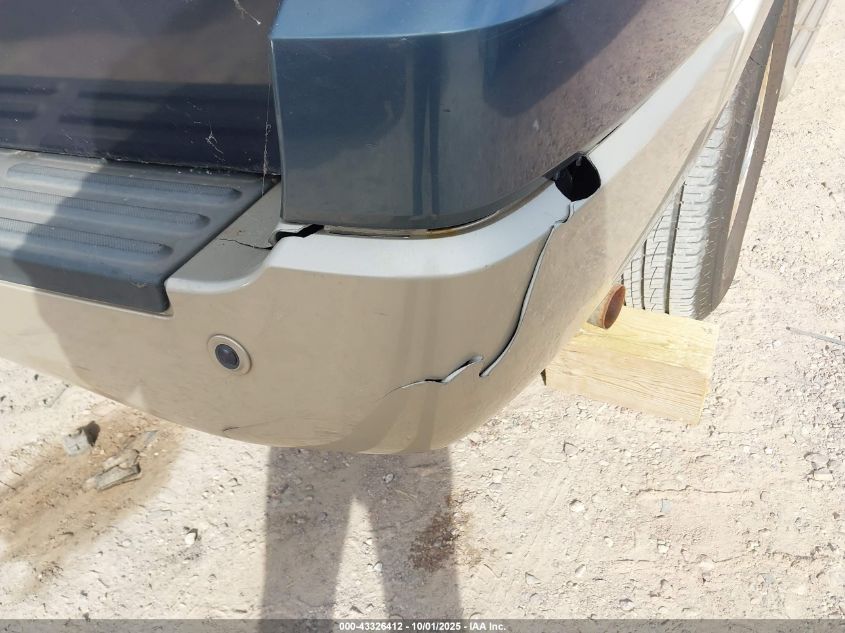 2005 Ford Expedition Eddie Bauer/King Ranch VIN: 1FMFU18575LA27895 Lot: 43326412